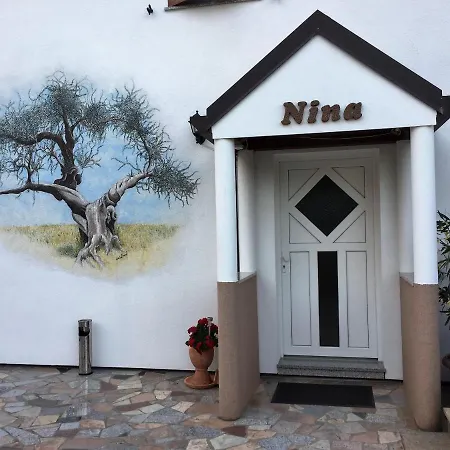 Nina Panzió 3*